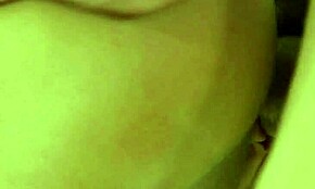 В стаята за масаж Мия Трейси получава кремпай от голям кур