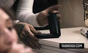 Üvey kız kardeşlerim etli sikimi paylaşıyor