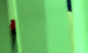 Hei, pot să fut curul curbat al menajerei braziliene să-mi păstrez jobul?