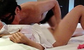 สาวญี่ปุ่นนมใหญ่โดนใช้นิ้วในชุดชั้นในสีแดง