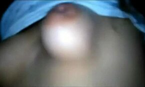 Tante desi reçoit une pipe sauvage sans son mari autour.