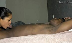 Amatorska para Nysdel cieszy się głębokim gardłem i ręczną robotą przed snem