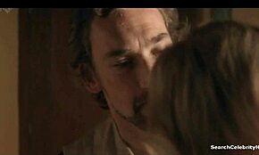 Rosamund Pike topless v Ženskah v ljubezni ep2 2011 vroča scena