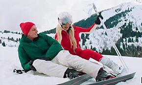 ครูสกีมามี่ Brandi ล่อลวงหนุ่มหนาว 18+ เย็ดกันสุดมัน