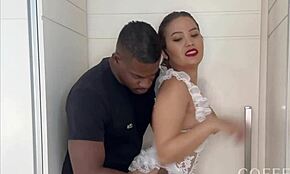 حارس الأمن ينيك الزوجة اليابانية الساخنة لينا ناكامورا قبل حفل الزفاف