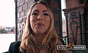 Olen koukussa kiihottuneeseen Miaan, jota satunnaiset tyypit suihinottelevat hotelliin