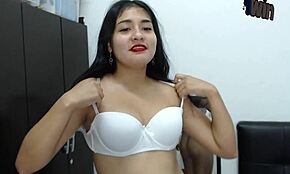 Nedolžna pastorka jebe učitelja za ocene