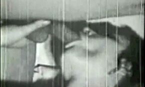 Hjemme alene vintage tabu familieknep i håret retro action. Vilde antikke scener udfolder sig!