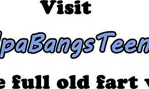 Tatuerad babe rider gammal man i vild interrasial knull