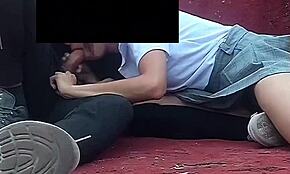 Sexo público con estudiante mexicana linda en la escuela