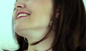 Stella Cox gila seks dapat BBC di anal! Sesi pribadi hitamnya syok dengan ngebor panas dan jilatin!