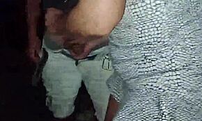 Soția fut străini în public în timp ce cornutul filmează