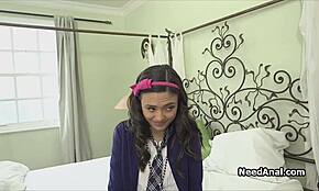 يا إلهي، أنا أدخل أصابعي وألعق طيز هذه المراهقة الجميلة 18+