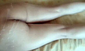 Jeg nyder min svigerinde første gang med beføling og håndjobs