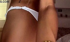 מולי וולק מראה צד אוסטרלי פרוע בצעירה 18+ פעולת קבוצה טאבו עם צעצועים