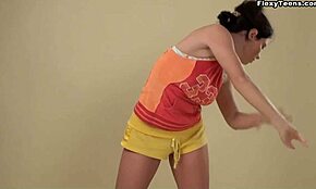 Polina Barnas große hängende Titten beim harten Workout