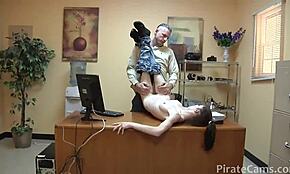 Jeg kan ikke slutte å bore den russiske tynne tenåringen 18+