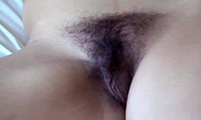 Volto da Praia Super Tarada e Cavalgo Dildo Gigante Perto do Dono do Hotel