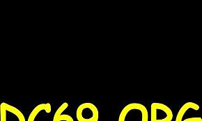 유혹적인 법적 나이 십대가 야생 욕망으로 빨고 박는다