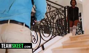 Fit ebony tinejdžerka 18+ Noemie Bilas jaše veliki beli kurac jako.