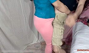 أخ زوجي كندي يرقص رقصة ساخنة مع أخت زوجية هندية سارة في مجرا مثير