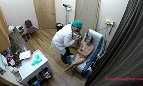 Ava Siren dan Angel Santana Dapat Pemeriksaan Gyno Pertama dengan Dokter Tampa dan Perawat Aria Nicole