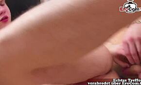 Alman eşcinsel genç 18+ evde kondomsuz bareback anal seks yapıyor.