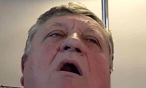 Blonde Muda Dapat Creampie dari Kontol Kakek Tua