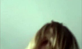 Cewek cantik dan pacar ketahuan ngewe di kamera tersembunyi