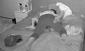 Йо, тази аматьорска двойка току-що излезе от партито, и момичето с големия сочен задник искаше да доминира в леглото! 😍