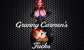 Waouh, grand-mère Carmen a des orgasmes sauvages en action hardcore !