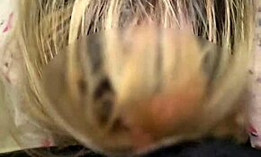 يا إلهي، زوجة أبي الكبيرة المؤخرة تنيكني بينما يغتسل زوج أبي... سورايا كولونا!