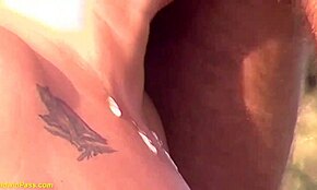 Uau, esse sexo selvagem ao ar livre com a bbw flexível!