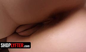 ميلودي ماركس الفتاة البريئة تسرق لتحسين حياتها مع سكس حار