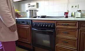 Riskantný domáci sex s horny nevlastnou sestrou ma šokuje! Jej chlpatá piča to všetko berie!