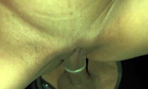 Dečko me delio kroz glori holove u vrućem svinškom baru