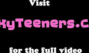 Я чувствовал себя дико, глядя, как эта любительская тинейджерка 18+ получает сперму после горячей 69 тройки с интенсивным оральным.