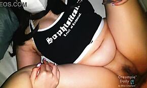 그녀 다리 벌리고 인텐스 섹스 본 적 있어? 물 흘러나와!