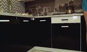 Κορίτσι χωρίς εσώρουχα πιάστηκε σε κρυφή κάμερα κάτω από τη φούστα