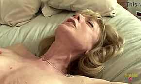 Hör här, styvson, jag visar dig hur man knullar och tillfredsställer en kvinna rätt!