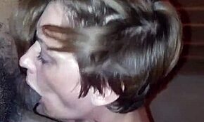 Λευκή σκύλα φωνάζει για τον μεγάλο μαύρο πούτσο μου;