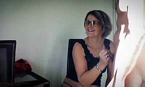 Je táto kurva prenajímateľka naznačujúca viac ako len oneskorené nájomné?