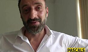 Skutočná kinky milf dostáva do riti a tvrdo prehltne spermie! 😈