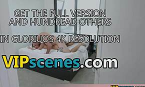 Rozkošná a extra malá nevlastná sestra dostáva svoj prvý kurac v divokej akcii