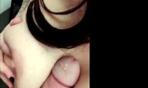 Tatuażowana milf mocno ruchana na biurku w biurze