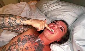 Hej bebo, hajde da imamo divlji after-party jeb večeras.