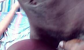 Wow! Két kurva interracial háromszögben három óriási fekete fasszal!