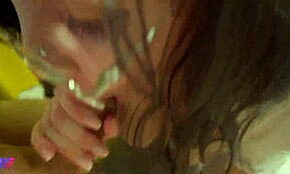 Hei bos, nak bongkok aku dalam skirt sementara hubby tak tahu? Aku curang dengan doggystyle dan pancut mulut di tempat kerja!