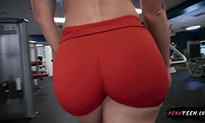 Elkapva az öltözőben csúnya dolgokat csinálva - PervTini