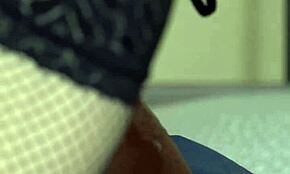 A mostohaanyám kiszopja az összes spermát a farkamból házi videóban.